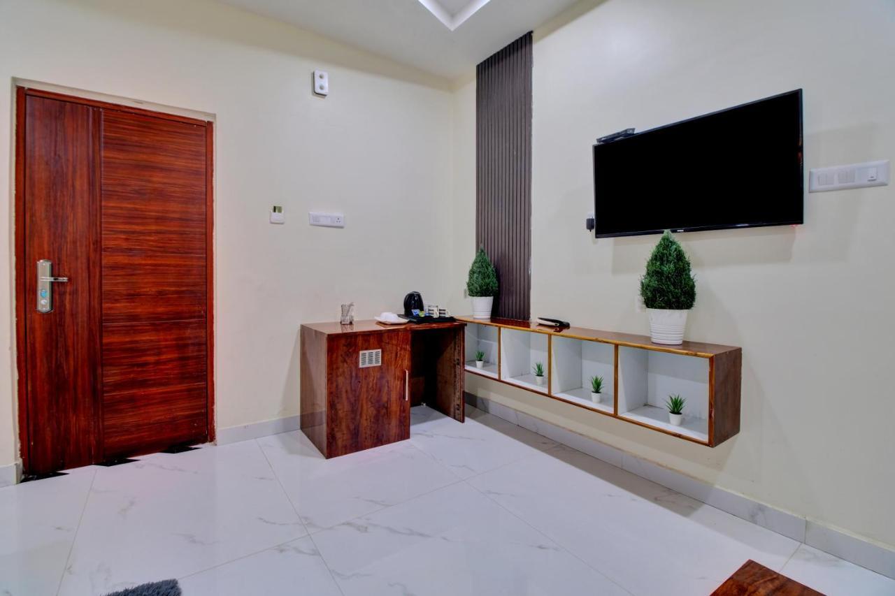 Collection O Hotel Mango Tree Khammam Екстер'єр фото