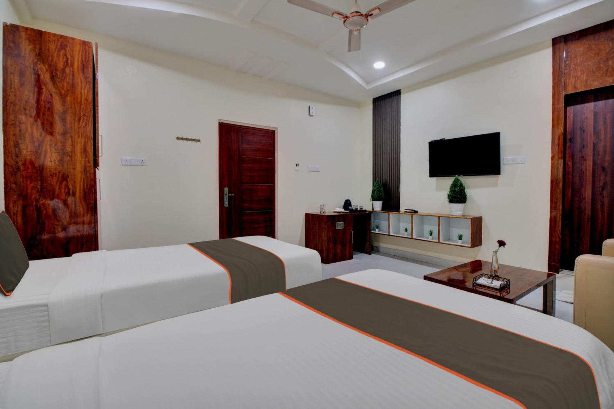 Collection O Hotel Mango Tree Khammam Екстер'єр фото
