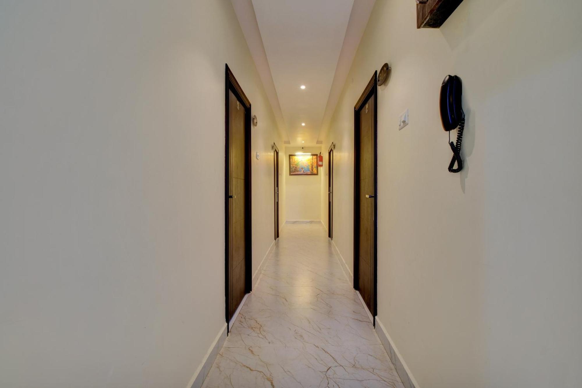 Collection O Hotel Mango Tree Khammam Екстер'єр фото
