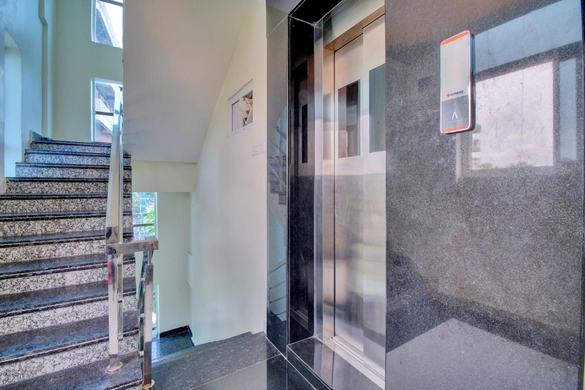 Collection O Hotel Mango Tree Khammam Екстер'єр фото