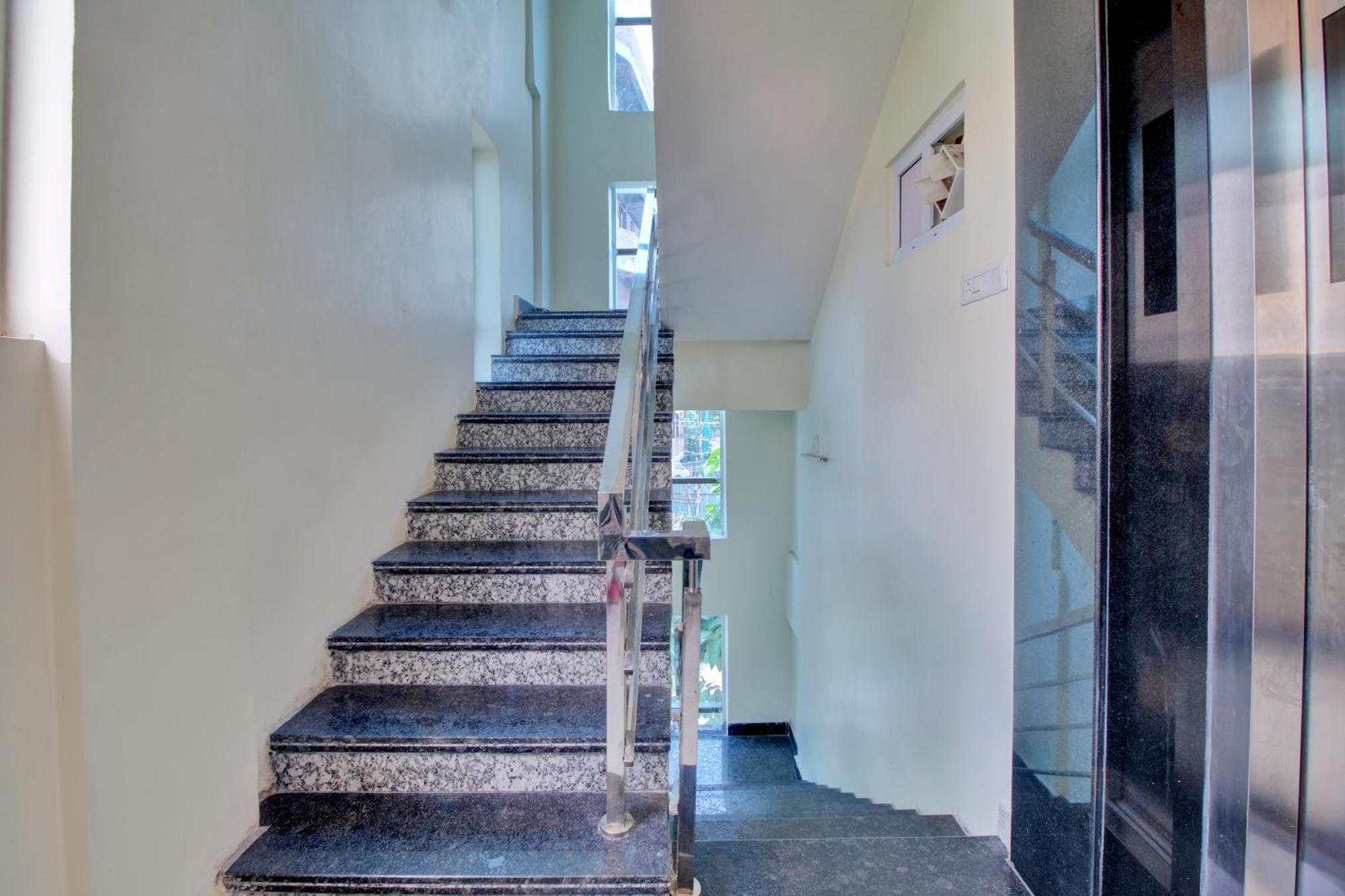 Collection O Hotel Mango Tree Khammam Екстер'єр фото